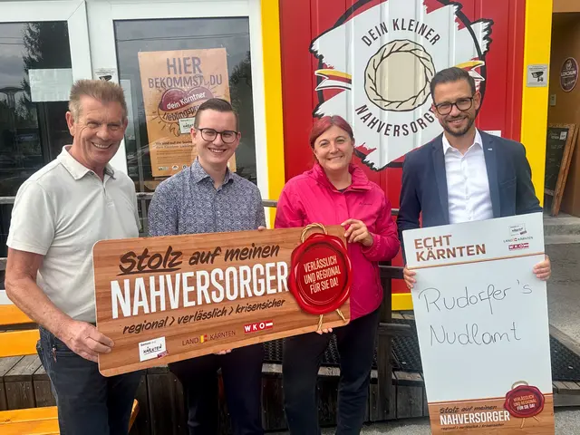 Adam Müller, Stefan Muden, Nadja Ruhdorfer und Wirtschaftslandesrat Sebastian Schuschnig beim Besuch im Nudelamt in Wernberg. | Foto: Büro LR Schuschnig
