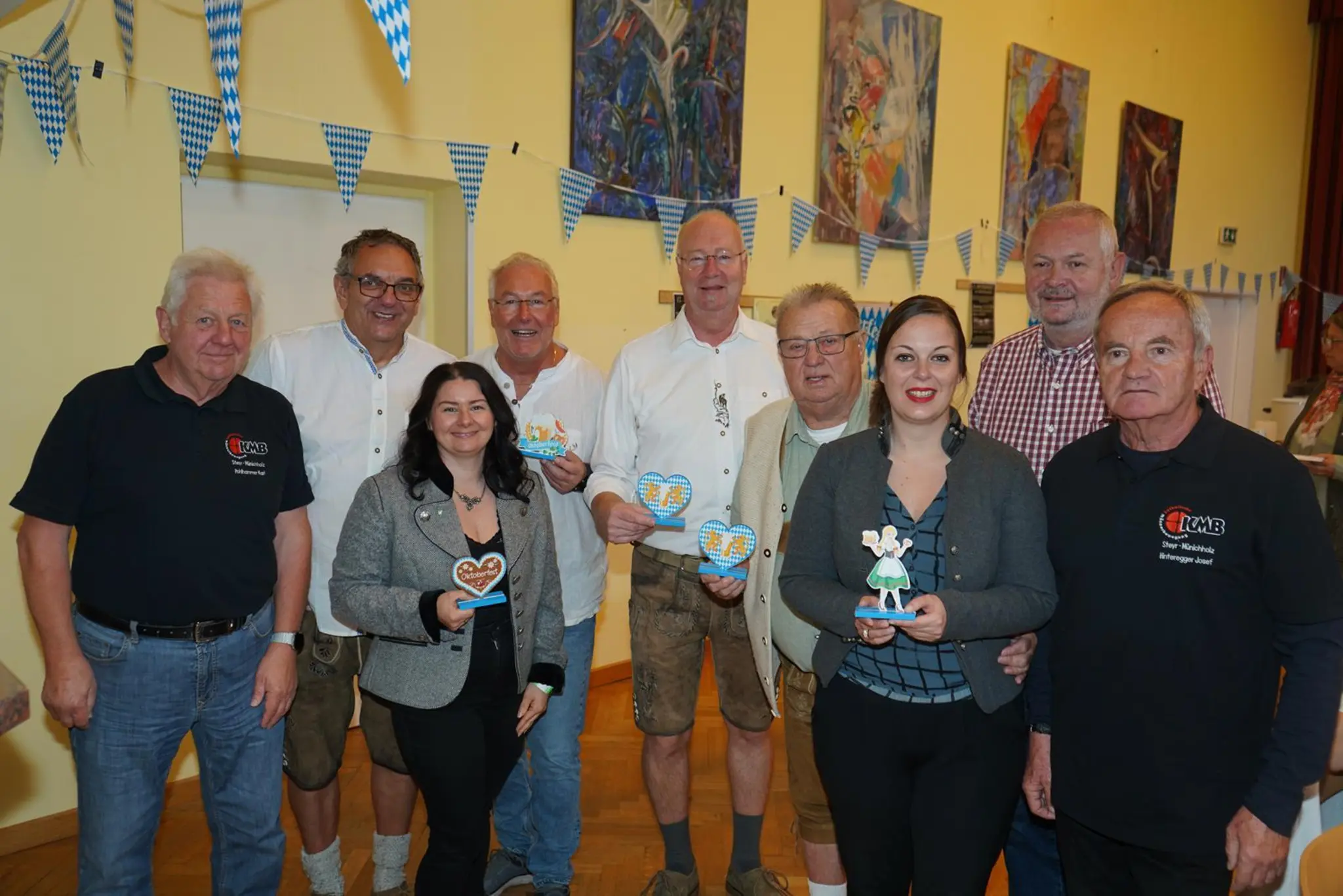 Gemütliches Beisammensein: Weißwürste, Musik und beste Stimmung beim ...