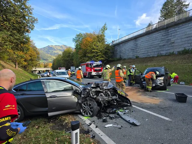 Schwerer Frontalunfall auf der Brixentalstraße fordert mehrere Verletzte. | Foto: zoom.tirol