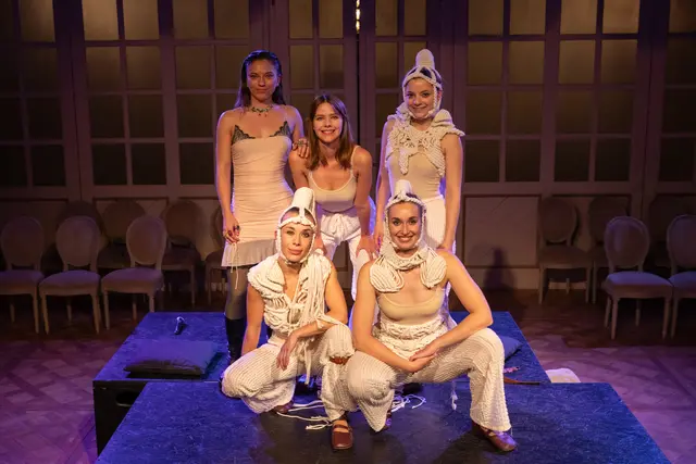 Die Premiere und Uraufführung des Theaterstückes „Penelopes Sch()iff“ fand im Literatursalon von Schloss Wartholz statt. 