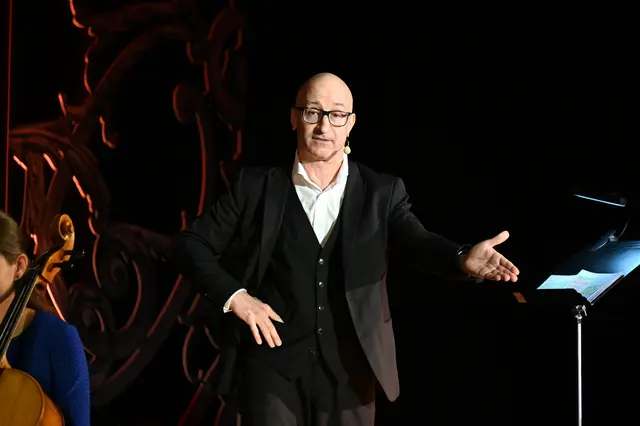 Für humorvolle Würze zwischen den musikalischen Darbietungen sorgte Robert Kolar | Foto: Gerlinde Siebenhandl