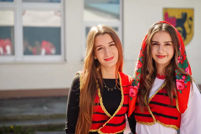Das Filmporträt der Tanzgruppe "Valltaret Besa Bes" aus Kirchdorf zeigt eine junge Generation, die mit Tanz und Musik ein Stück albanischer Kultur bewahrt sowie Geschichte und Tradition im Heute lebendig hält. | Foto: Thomas Brunner-Kolar