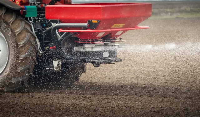 Wasserstoff ist unter anderem ein Ausgangsstoff für die Herstellung von Ammoniak, was für Düngemittel notwendig ist. (Symbolfoto) | Foto: fotokostic/Smarterpix