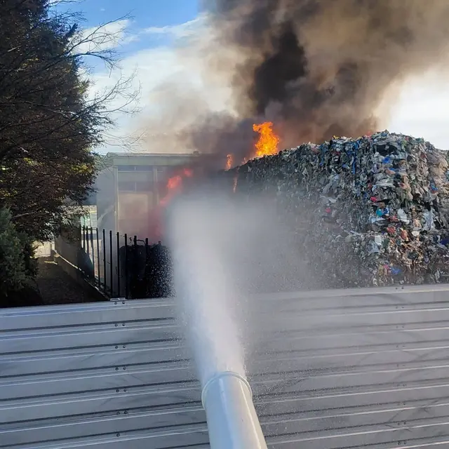 Brände auf Entsorgungsanlagen können großen Schaden verursachen.  | Foto: Freiwillige Feuerwehr Oberpullendorf