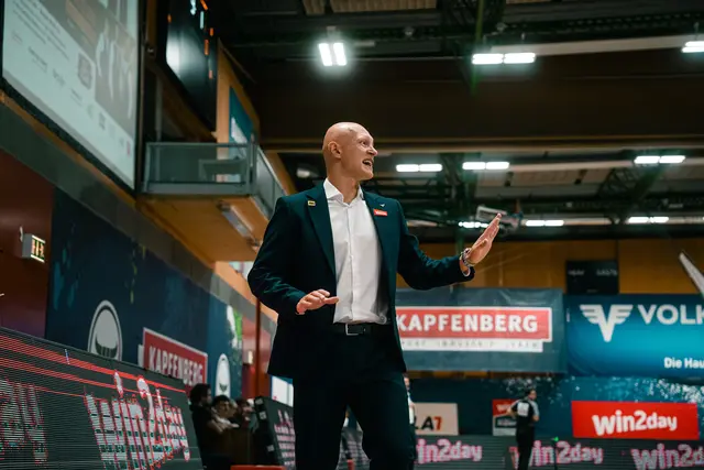 Laut Head-Coach Artamanov sei es nun wichtig, sich gut auf die nächste Partie vorzubereiten, um international weiterhin so gut auftreten zu können.  | Foto: Basketball Austria / J.-M. Randeu