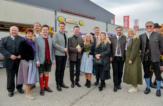 Landeshauptmann Daniel Fellner, Bürgermeister Alexander Radl, politische Vertreter und Marktprinzessin Miriam Findenig bei der Eröffnung des 435. Kolomonimarkts in Wolfsberg. | Foto: Gerhard Pulsinger
