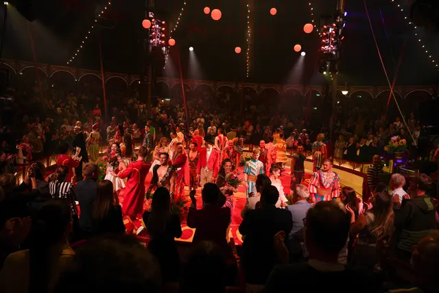 Die Artistinnen und Artisten kommen aus aller Welt, um mit dem Circus Roncalli sein Jubiläum zu feiern. | Foto: MeinBezirk/Valentin Grave