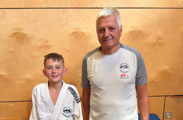 Leon mit Trainer Peter Müller. | Foto: Judo Lungau