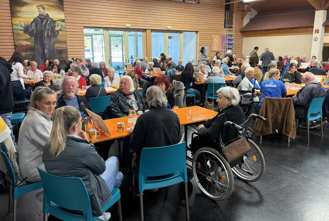 Die jeweiligen Seniorengruppen warten auf die Eröffnung der SSO für Pflegeeinrichtungen 2026. | Foto: ZS-GU