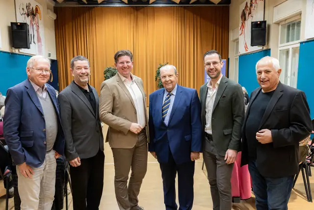 Alexander Philip, Urania-Obmann Norbert Ruttner, Bezirkshauptmann Christian Pehofer, August Breininger, StR Franz Schwabl und Hans Hornyik. | Foto: 2026psb/c.kollerics