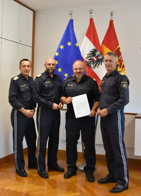 Emmerich Szabo (2.v.r.) ist neuer Leiter der der Fremden- und Grenzpolizeilichen Abteilung. | Foto: Landespolizeidirektion Burgenland