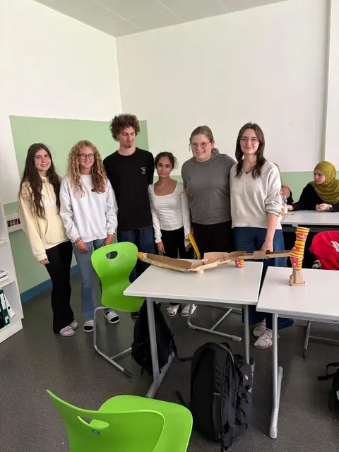 Geschafft - gemeinsam geht es leichter | Foto: BHAK/BHAS/Fachschule für Sozialberufe mit Pflegevorbereitung Schwaz