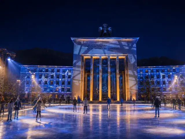 Vom 12. November 2026 bis 21. Februar 2027 verwandeln sich der Landhausplatz und der Bozner Platz in zwei Eislaufanlagen.  | Foto: Visualisierung KI generiert/AWEO