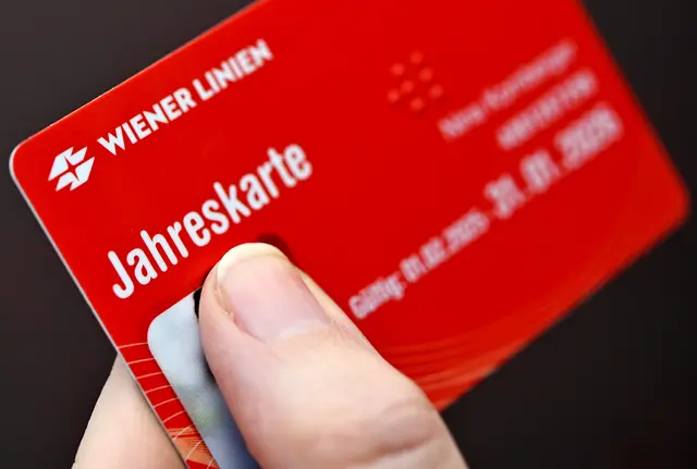 Für die analoge Jahreskarte nennt der Bericht bei Einmalzahlung 483,35 Euro. An anderer Stelle des AK-Papiers ist von 483,10 Euro die Rede. | Foto: APA-Images / APA / HANS KLAUS TECHT