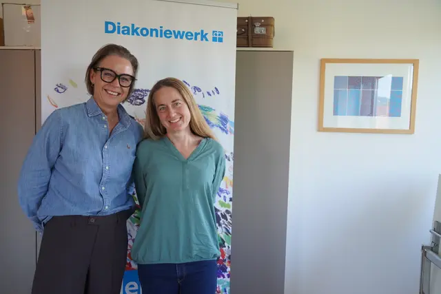 Die Freiwilligenkoordinatorinnen Irene Didl (Flachgau, links) und Carina Romagna (Salzburg Stadt, rechts). | Foto: Emanuel Hasenauer