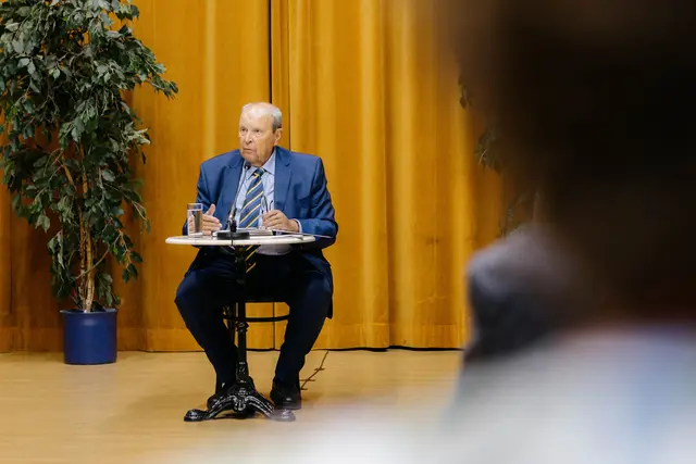 Wenn Bürgermeister August Breininger zum Vortrag lädt, sind volle Reihen beinahe schon garantiert.  | Foto: 2026psb/c.kollerics