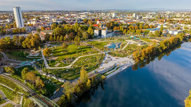 Der Calisthenics-Bereich ausserhalb des Zauns bleibt zugänglich. | Foto: Stadt Wels