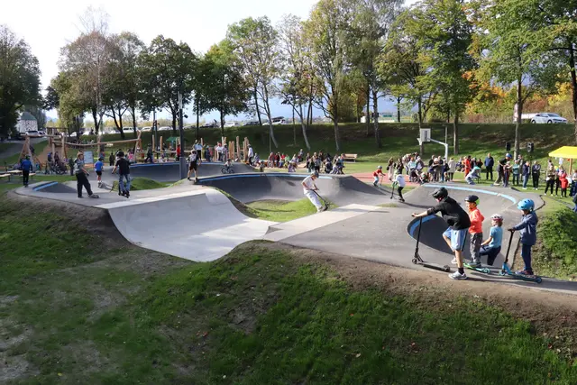 Der neue Pumptrack bietet Kindern und Jugendlichen jede Menge Möglichkeiten, ihre Geschicklichkeit auf zwei Rädern unter Beweis zu stellen. | Foto: Kendlbacher