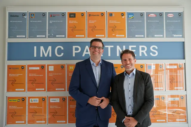 Chief Operating Officer des IMC Krems Bernhard Dollensky und Nicolas Aron von den IMC Business &amp; Career Services konnten bereits 30 strategische Partner für die Hochschule für angewandte Wissenschaften gewinnen. 

 | Foto: IMC Krems