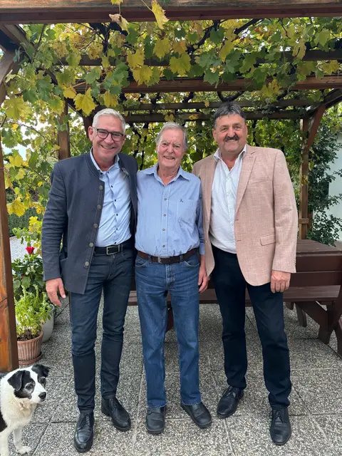v.l.n.r. Bgm. Franz Stiegler, Ludwig Pensold, Vizebgm. Martin Schneidhofer | Foto: Gemeinde Matzendorf-Hölles