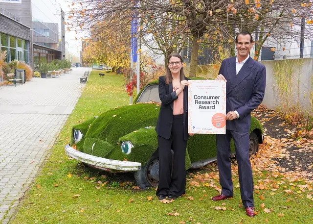 Julia Krall, MA (Studiengangsleiterin Master „Consumer Research &amp; Data Driven Marketing") und Thomas Schwabl (Gründer und Geschäftsführer Marketagent). | Foto: FH Wiener Neustadt