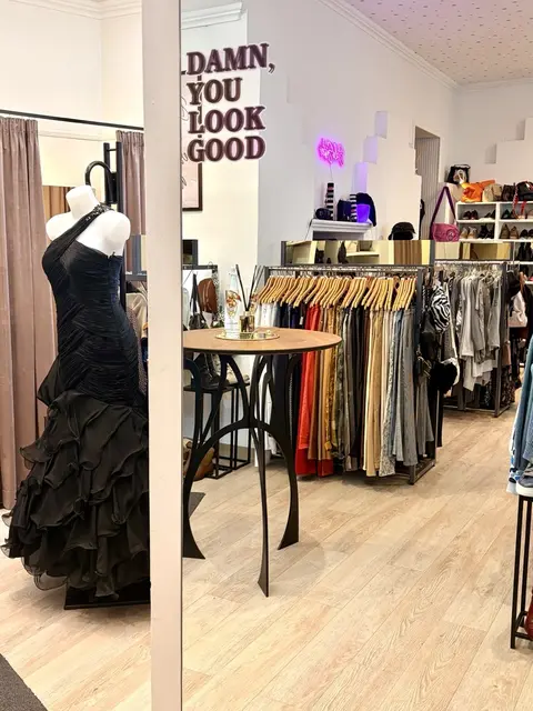 Beim Late Night Shopping steht neben dem Entdecken besonderer Fundstücke, vor allem das persönliche Einkaufserlebnis im Mittelpunkt.  | Foto: Sale Sister