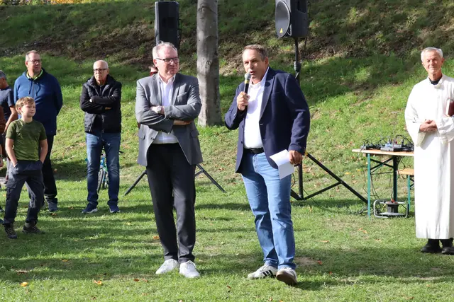 NHT-GF Johannes Tratter und Bürgermeister Peter Schwemberger freuten sich über das neue Freizeitangebot. | Foto: Kendlbacher