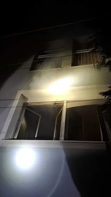 Der Brand brach in einer Erdgeschosswohnung in der Austeingasse aus. | Foto: BF Graz