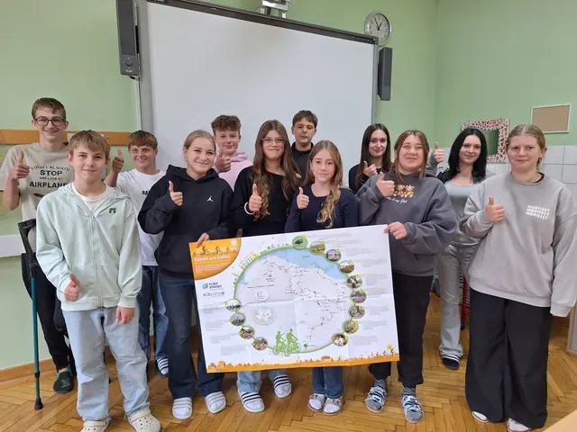 Schülerinnen und Schüler der klimafitten 4b (v.l.n.r.: Florian, Maxi, Tobias, Lara, Elias, Lina, Niklas, Lea, Elona, Mina, Julia und Steffi). | Foto: Ursula Kraft