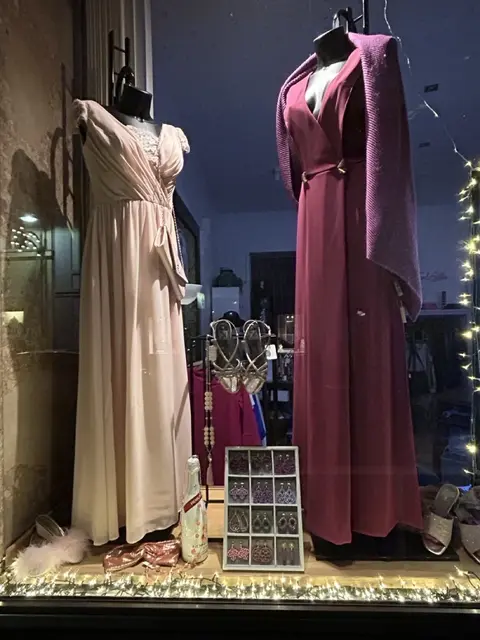Das Sortiment umfasst weit mehr als ausgewählte Second-Hand-Kleidung | Foto: Sale Sister