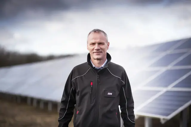EVN-Sprecher Stefan Zach: "Dass bereits 17 Prozent der Befragten Mitglied einer Energiegemeinschaft sind, zeigt, dass sich das Modell zunehmend etabliert." | Foto: EVN/Matejschek