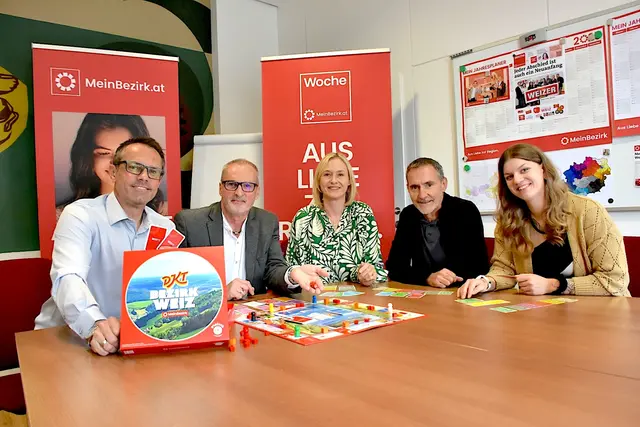 Endlich konnte das MeinBezirk DKT für den Bezirk Weiz ausgepackt und das erste Mal gespielt werden | Foto: MeinBezirk/Markus Kopcsandi 
