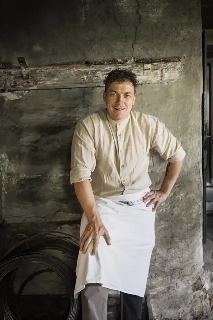 Philip Rachinger ist Küchenchef im "Ois".  | Foto: Andreas Balon