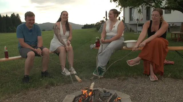 Beim Stockbrotbraten muss eine Entscheidung getroffen werden.