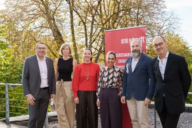 Gruppenbild mit den Referenten der diesjährigen Denkwerkstadt von Stadtmarketing Austria. v.l.n.r.: Markus Vogl (Bürgermeister Steyr), Constanze Wolfgring (Stadtplanerin &amp; Historikerin), Bettina Ludwig (Kultur- und Sozialanthrophologin), Daniela Limberger und Edgar Eller (Dachverband Stadtmarketing Austria, KuratorInnen der Denkwerkstadt), Robert Misik (Journalist &amp; Autor) | Foto: Julia Ludwig