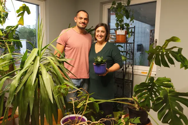 Tobias und Verena haben mit Blattwechsel ein Herzensprojekt ins Leben gerufen, das Nachhaltigkeit und Pflanzenliebe verbindet. | Foto: Blattwechsel