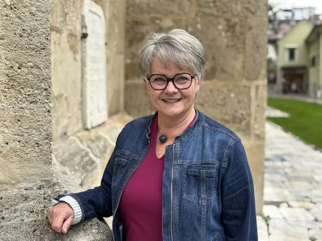 Michaela Felfernig wird als Begräbnisleiterin oft mit dem Thema Tod konfrontiert. Darüber reden, fällt vielen schwer.   | Foto: meinbezirk.at/Birgit Gehrke 