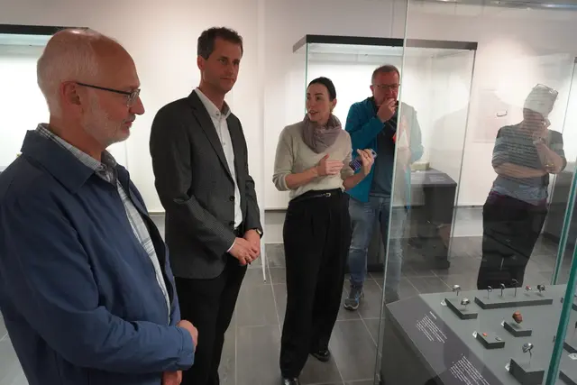 Eine besondere Auswahl dieser bedeutenden Sammlung antiker Schmuckstücke ist nun von 22. Oktober 2026 bis 30. Juni 2027 in der Ausstellung „Zeitlos schön“ im Museum im Noaflhaus in Telfs zu sehen.  | Foto: Georg Larcher / MeinBezirk