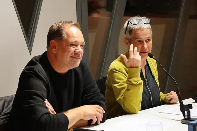 Michael Haupt und Heidi Schleich stellten die überarbeitete Neuauflage der „Jenischen Reminiszenzen“ vor.  | Foto: MG Telfs