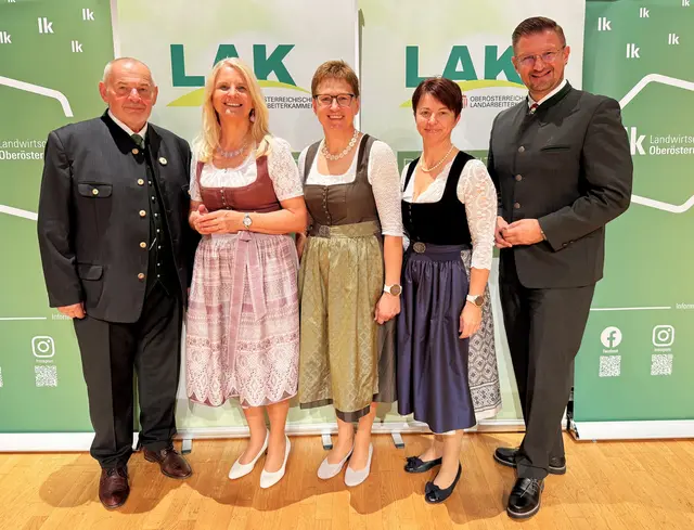 Gerhard Leutgeb, Gertraud Scheiblberger, Rosemarie Ferstl, Gabriele Hebesberger und Christian Penn. | Foto: OÖ LAK
