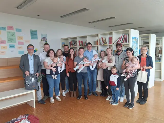 Bürgermeister Hießberger begrüße sechs Familien zur Babygratulation.  | Foto: Gemeinde Wölbling
