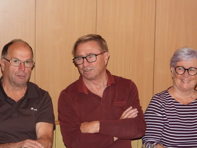 Seniorencafé im Gasthaus Samböck  mit dem Allgemeinmediziner Dr. Marklus Klösch.  | Foto: Zinterhof