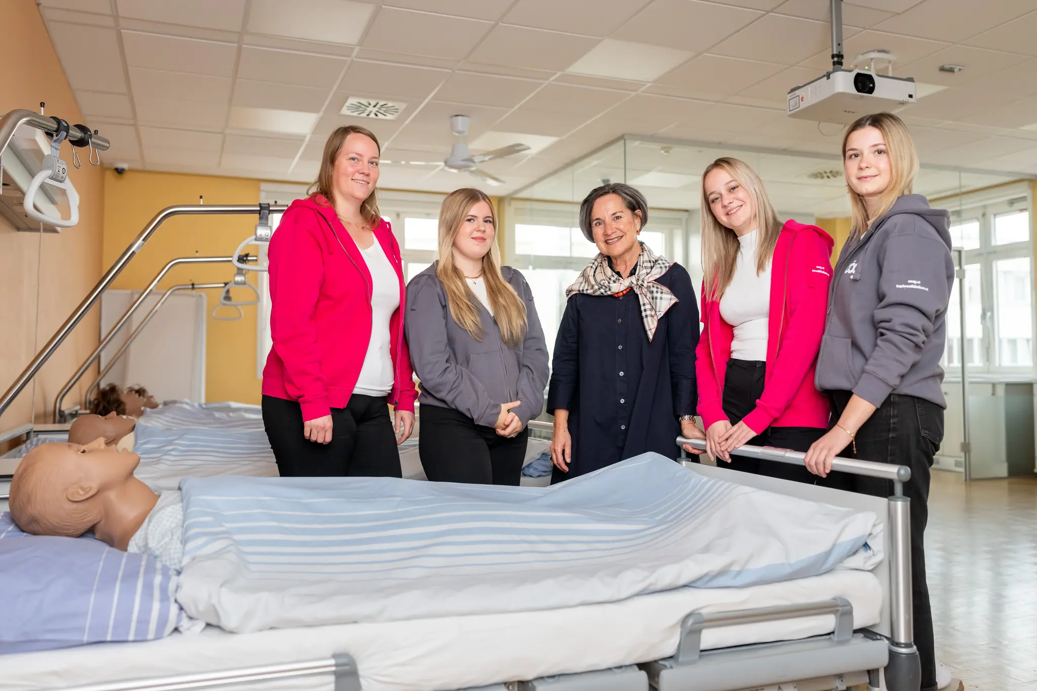Pyhrn-Eisenwurzen Clinic: Almost 100 trainees for nursing assistants in ...