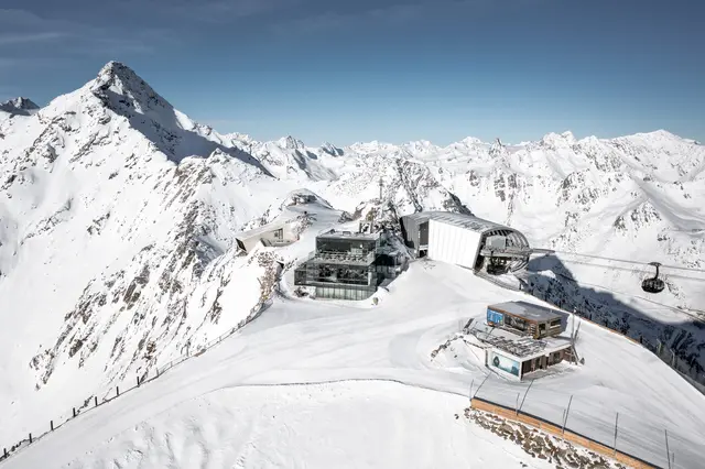 Ein 3,9 Kilometer langes Leitungsnetz samt Pumpstation, elf Turm-Schneeerzeugern und 38 flexiblen Zapfstellen sichert künftig verlässliche Pistenqualität auf zehn Hektar Fläche am Erlebnisberg Gaislachkogl. | Foto: Ötztal Tourismus