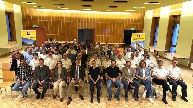 Vertreter der Gemeinden, Einsatzorganisationen und der kritischen Infrastruktur berieten darüber, wie die Bevölkerung bestmöglich geschützt werden kann. | Foto: BH Horn