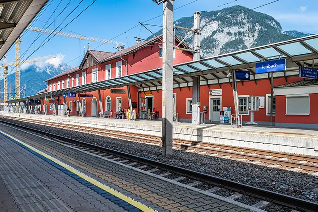 Am Bahnhof Jenbach ändert sich einiges in Sachen Railjet-Halt.  | Foto: ÖBB