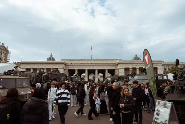 Der Nationalfeiertag mit zahlreichen Open-Air-Events verursacht auch ein regelrechtes Verkehrschaos in der Wiener Innenstadt. | Foto: Sade Jerabek/MeinBezirk