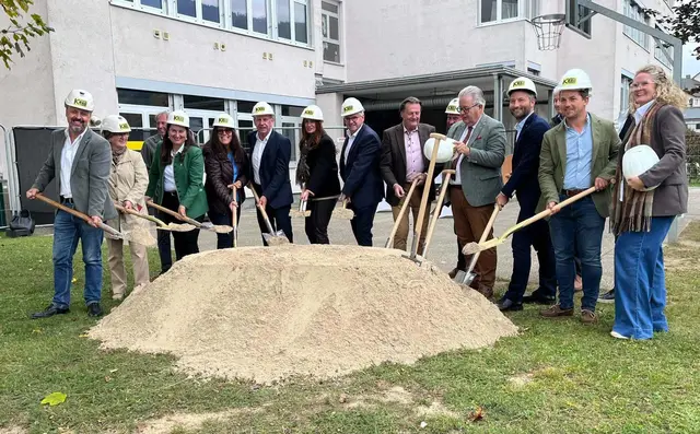 Am 20. Oktober fand der Spatenstich für das moderne Bildungszentrum in Brückl statt. | Foto: Marktgemeinde Brückl
