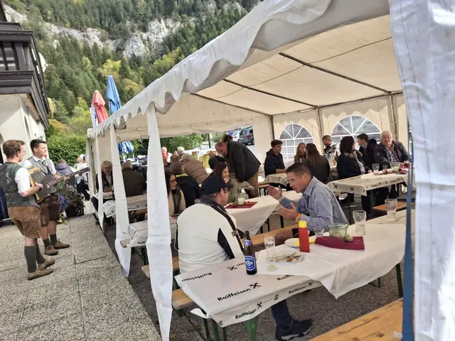 Zeltfeststimmung im Tal. | Foto: FPÖ