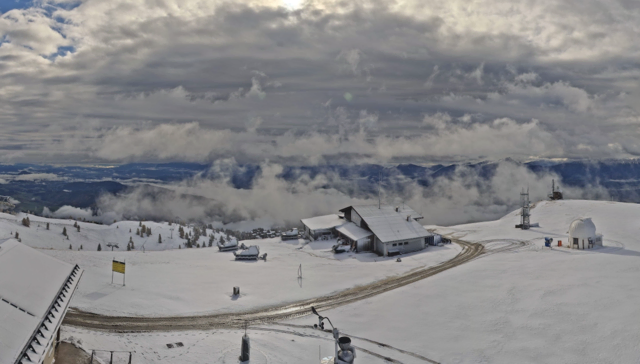 Die jüngsten Niederschläge sorgten unter anderem auf der Gerlitzen für Neuschnee. (Panoramakamera Gerlitzen Gipfel um 10.00 Uhr) | Foto: gerlitzen.it-wms.com
